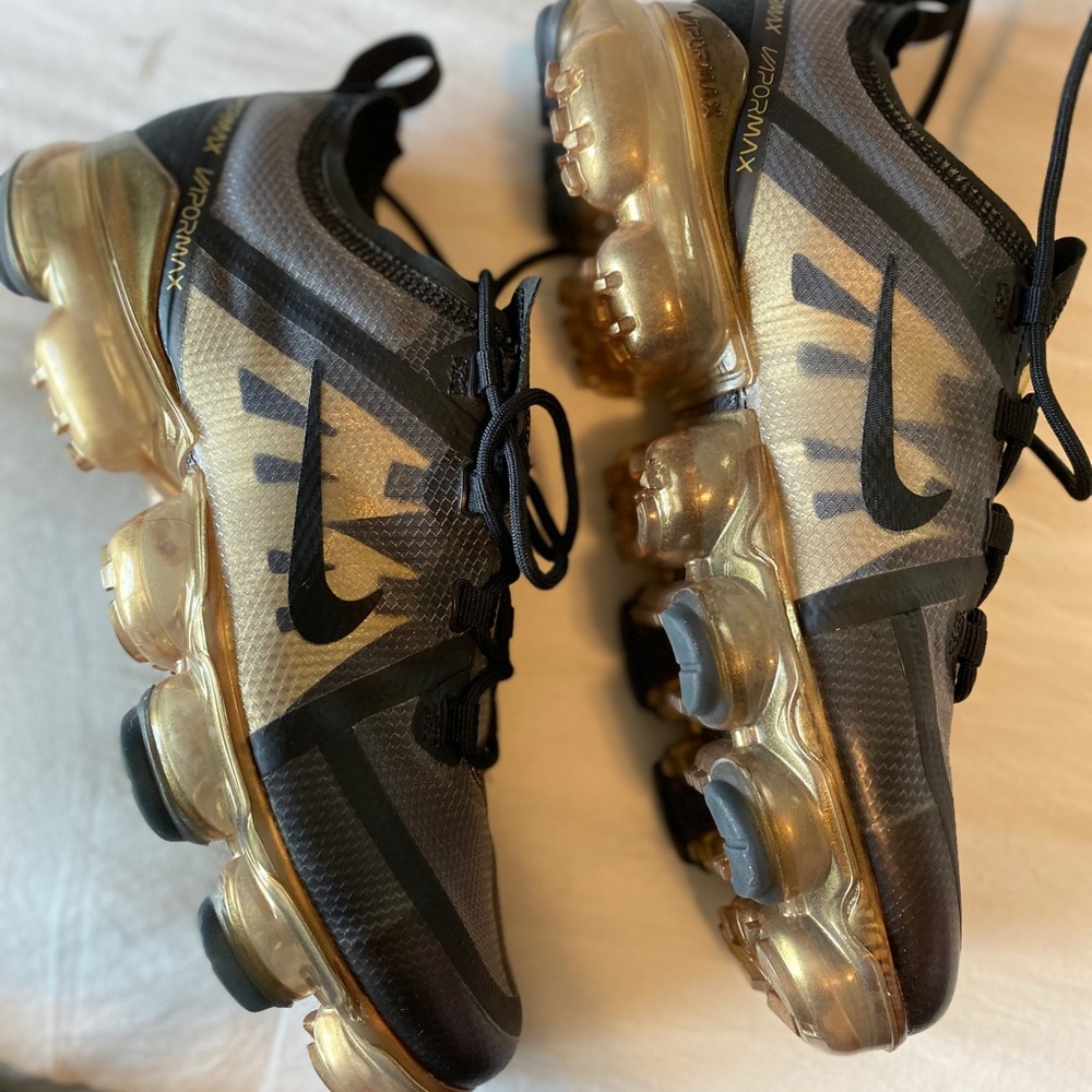 NIKE AIR VAPORMAX 2019 (GS) - 7 YOUTH (8.5 WOMEN)